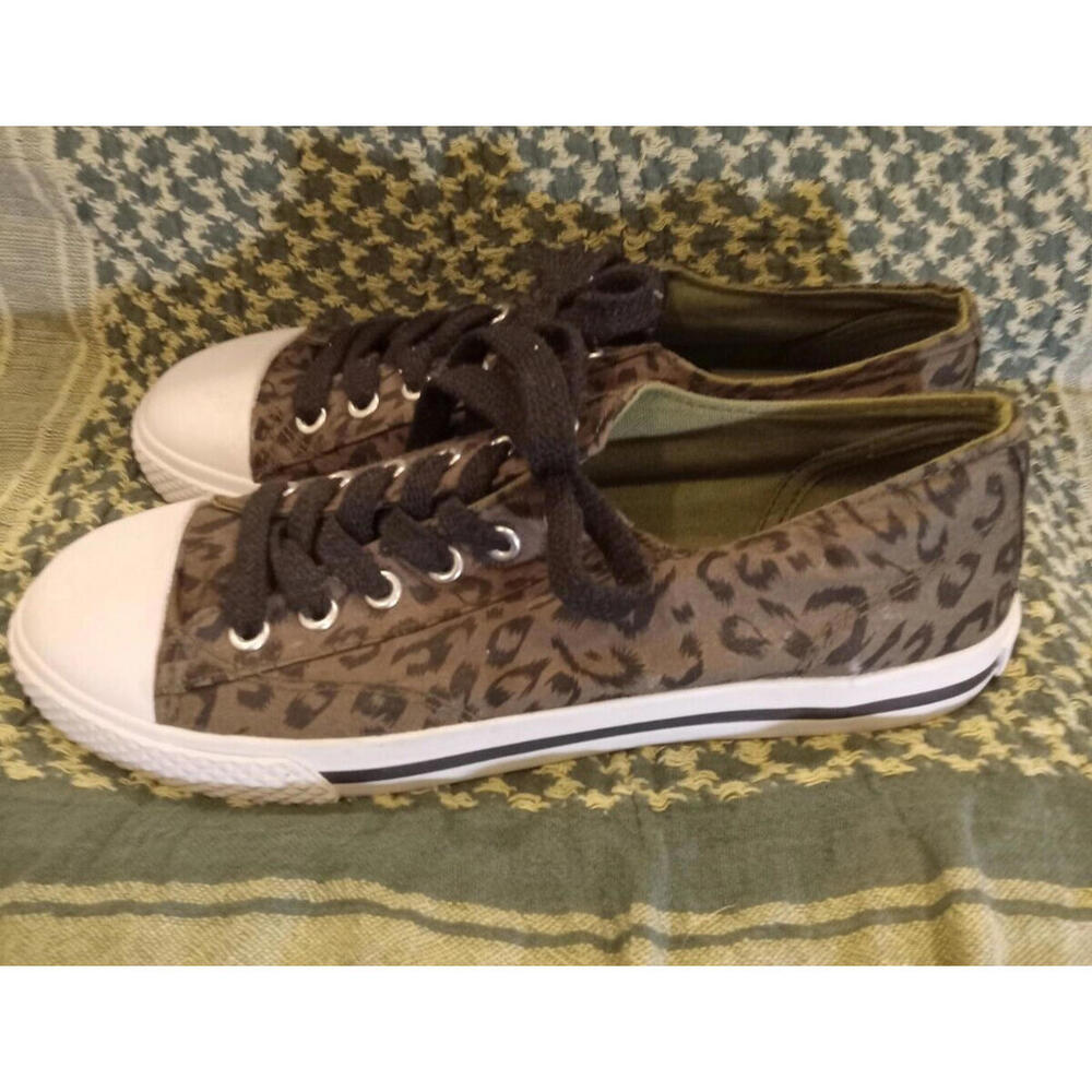 AIRWALK LEOPARD PRINT CANVAS TENNIS SHOES Animal Low Top WOMENS SIZE 8.5  B